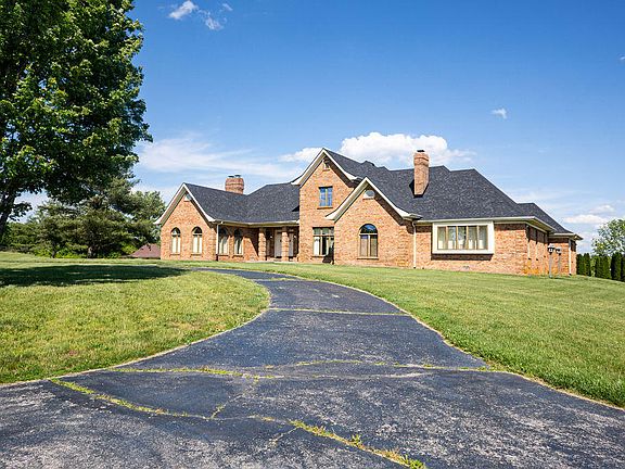 3rd image of 100 Rolling Ridge Ln