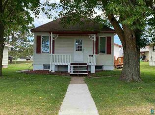 526 4th St NE, Chisholm, MN 55719