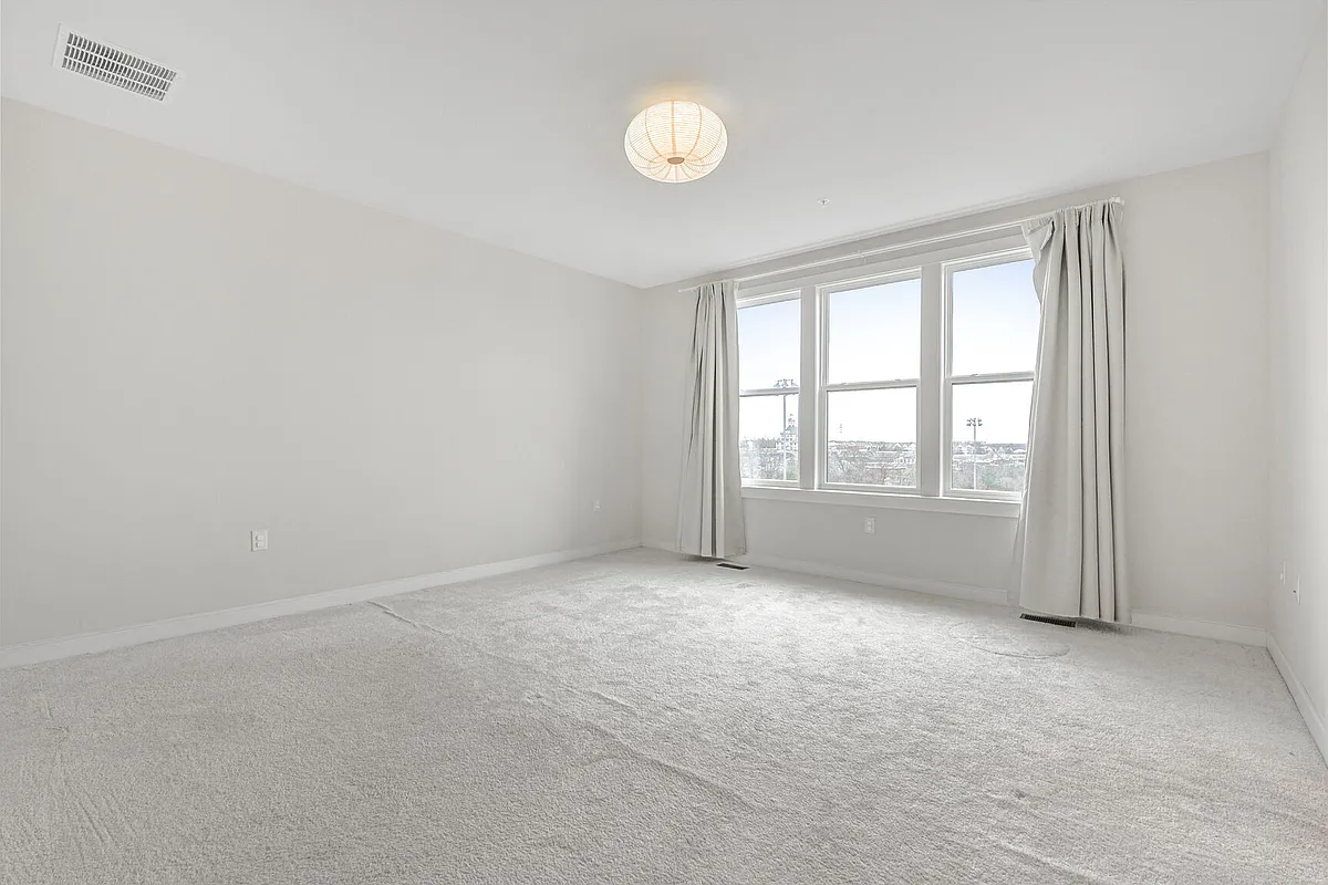 Building Photo - 13356 Arrowbrook Centre Dr #1-101