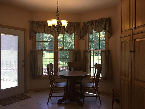 5th image of 1204 Westwood Dr