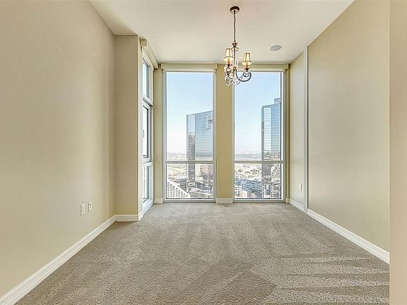 5th image of 500 Throckmorton St APT 2304