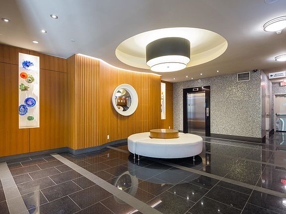 3rd image of 303-628 Kinghorne Mews #303