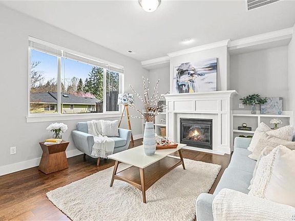 4th image of 1231 216th St SW