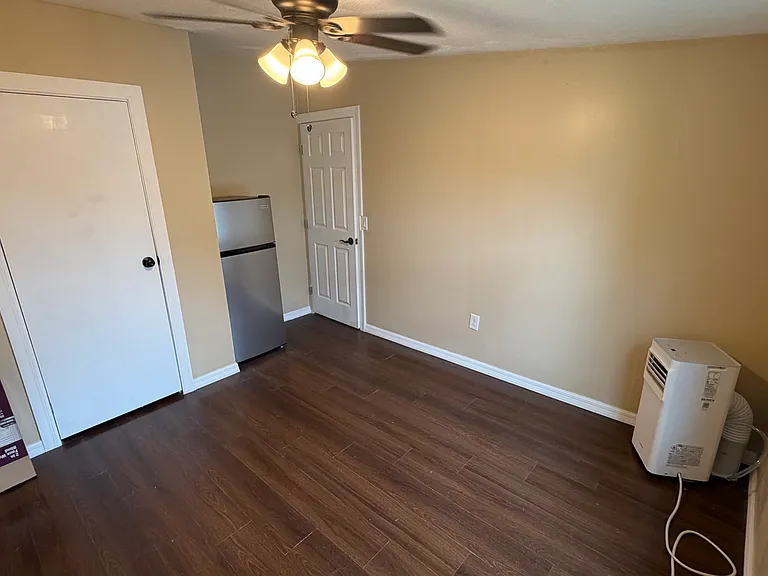 6506 Colony Park Dr — Photo 7