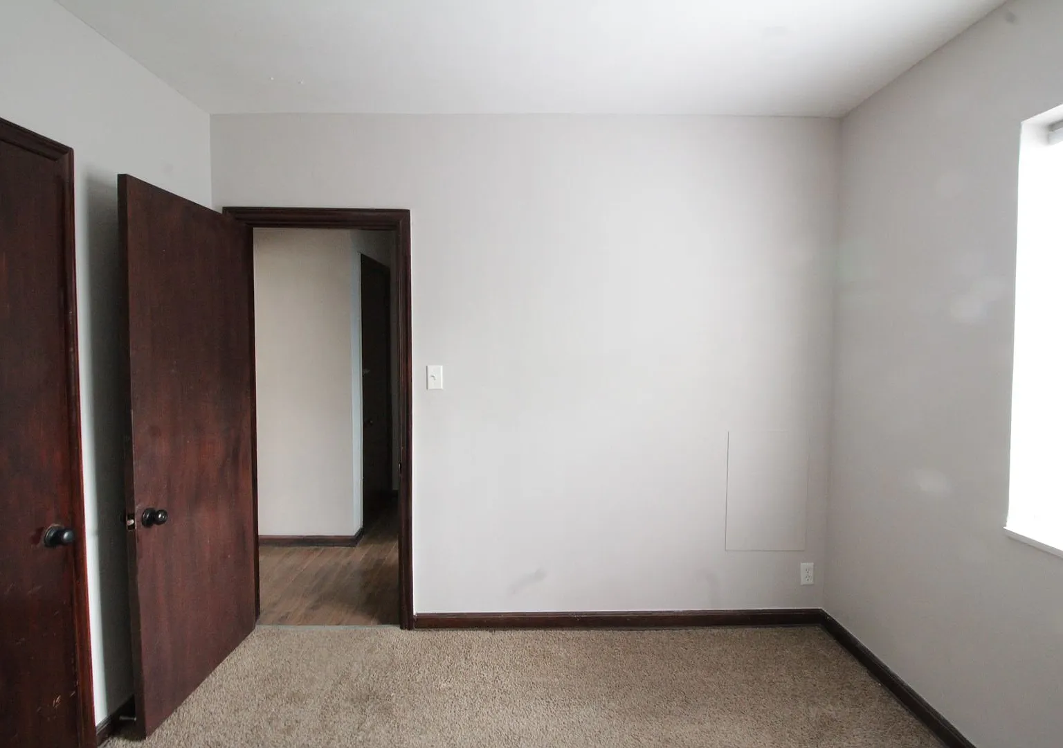 1 Bedroom on S High St — Photo 4