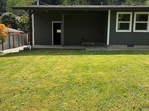 5th image of 3165 Maple Ct