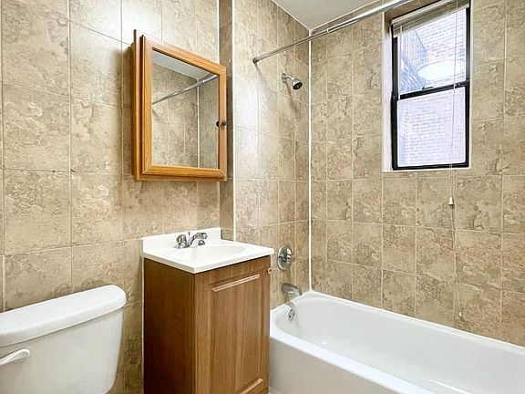 4th image of 67 Stuyvesant Ave #3A