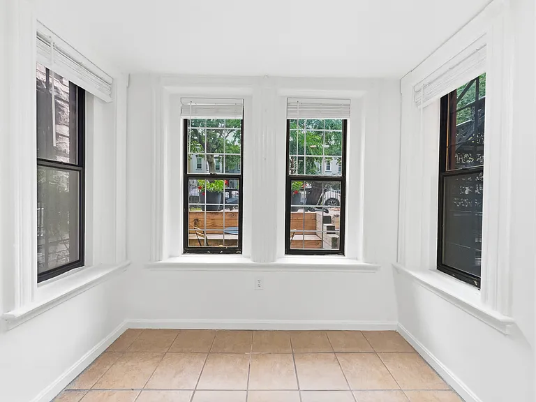 Full-sized windows with multiple exposures