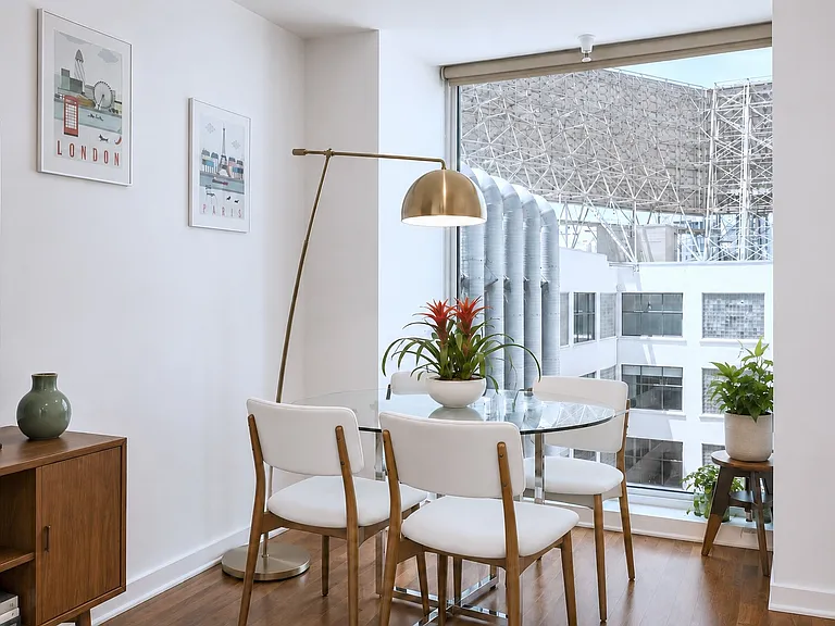 555 4th St #749 — Photo 3