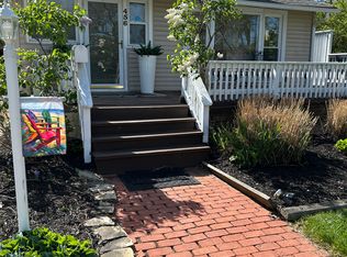 456 Fordham Pkwy, Bay Village, OH 44140