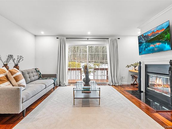 3rd image of 503 Twin Brook Court