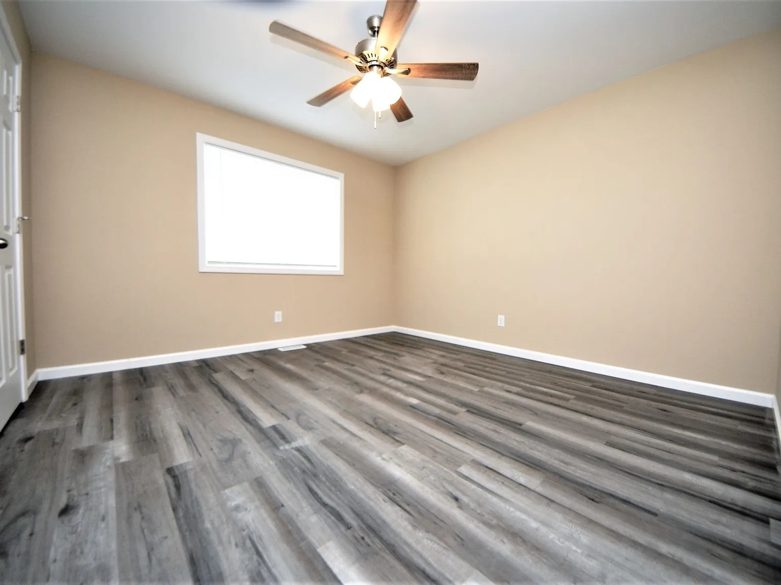 Bennington Place Apartments - 2 Bedroom Townhome — Photo 4