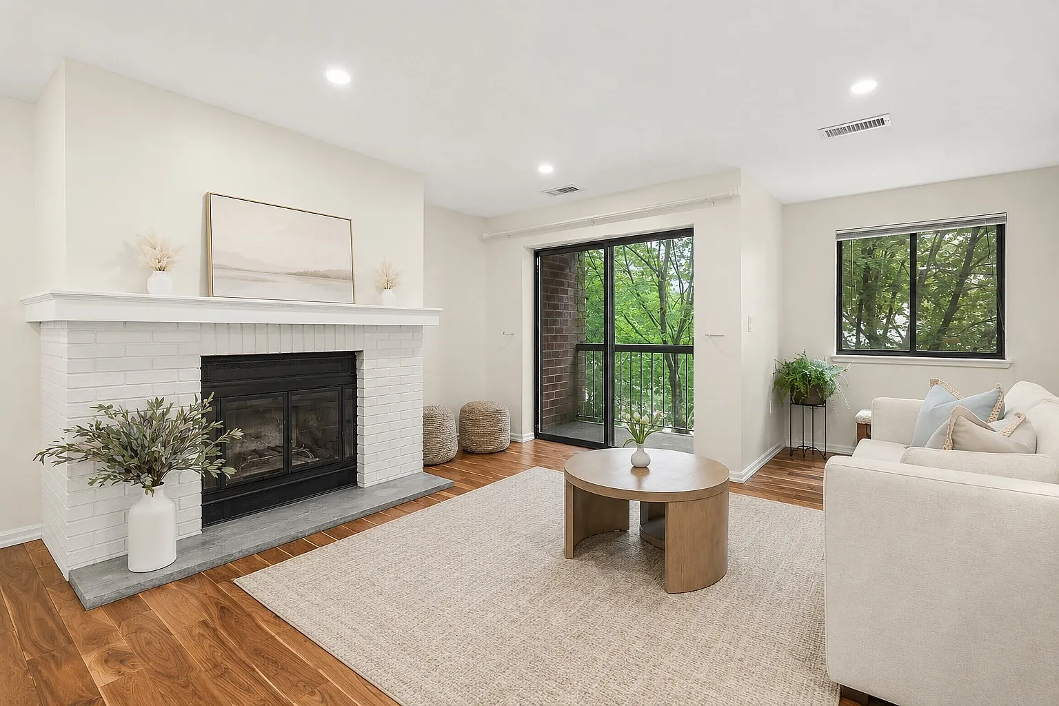 2 bed, 1025 sqft, $3,300 — Photo 3