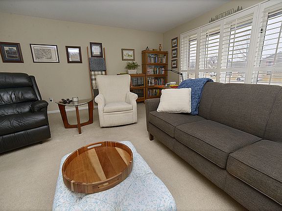 3rd image of 1112 Briarcrest Dr