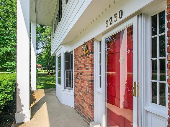 2nd image of 3230 Daleview Dr