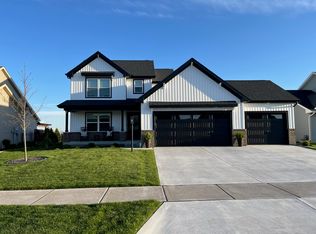105 Astoria Dr, Savoy, IL