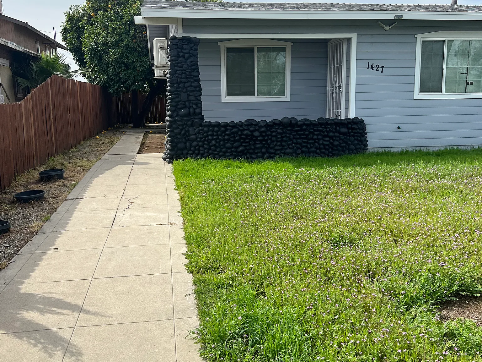 3 bed, 1020 sqft, $1,400 — Photo 1