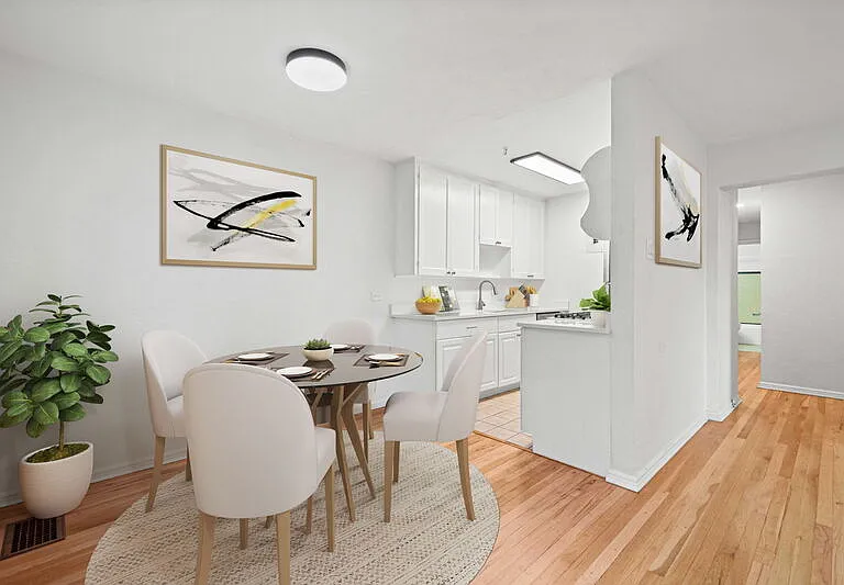 525 N Jackson St — Photo 3