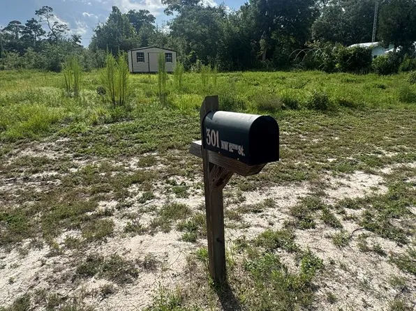 303 W 12th St, Carrabelle, FL 32322