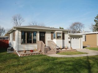 1010 S 18th St, Grand Forks, ND 58201