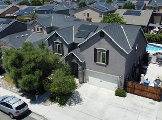 9206 Red Pine Dr, Shafter, CA 93263