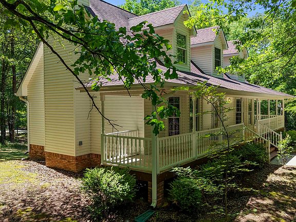 4th image of 360 Cornelia Rd