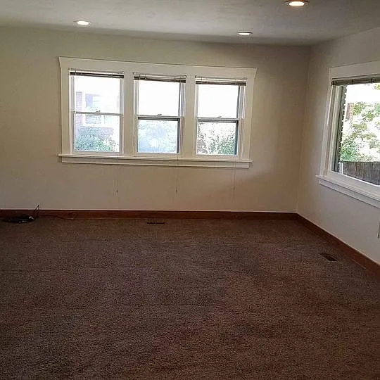 Spacious living room