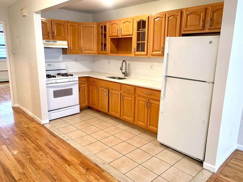 1st image of 2182 Davidson Ave APT 2