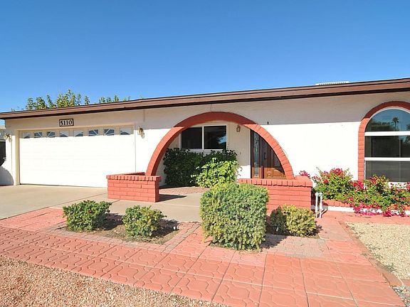 3rd image of 5110 E Paradise Dr