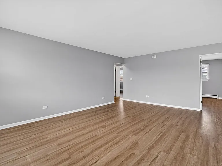 34-46 Kensington Apartments — Photo 6