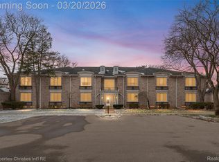 40750 Woodward Ave Unit 25, Bloomfield Hills, MI 48304
