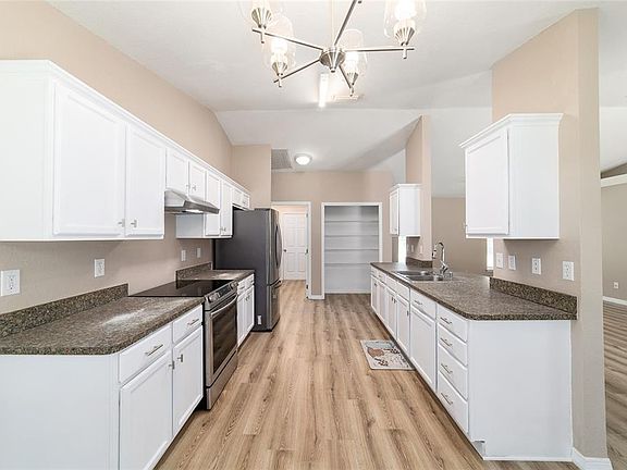 2nd image of 5315 SE 26th Ave