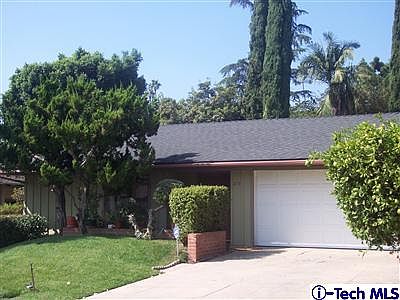 1st image of 221 Grace Dr