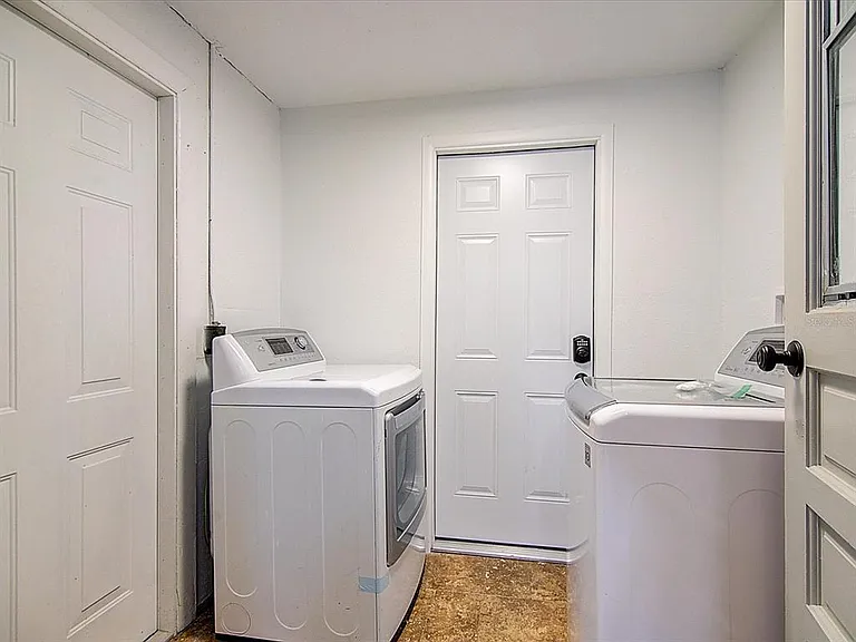 13589 Croft Dr S — Photo 18