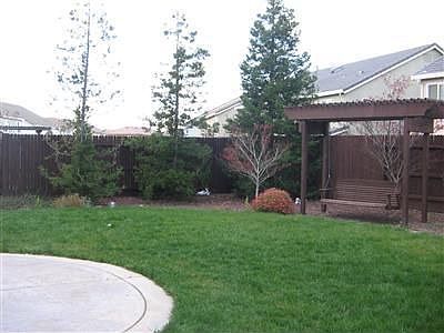4th image of 3027 Sparrow Dr