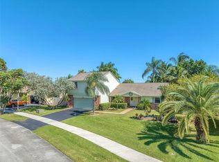1310 White Stone Way, Davie, FL 33325