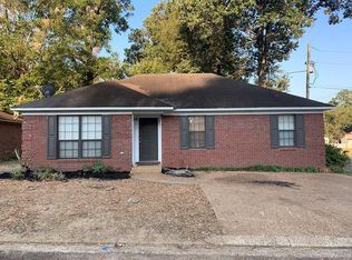 100 Steven Ln, Batesville, MS 38606