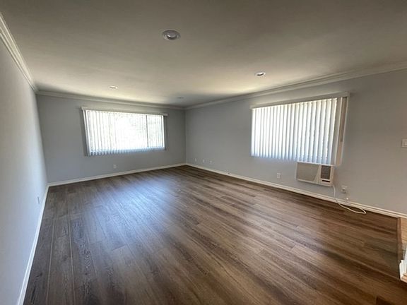 2nd image of 957 E Villa St #9576