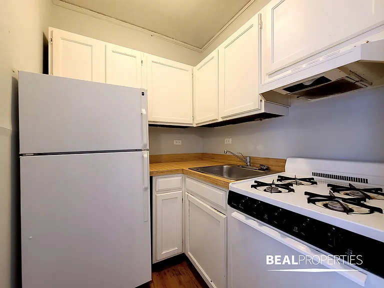 837 West Wolfram Street — Photo 10