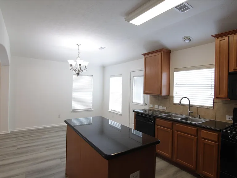 25118 Hazel Ranch Dr — Photo 9