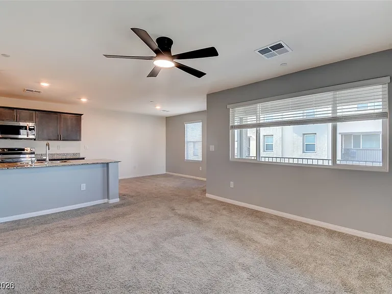 7030 Spicy Merlot St — Photo 9