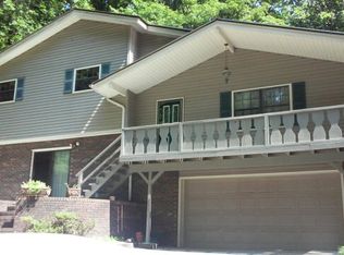 1547 Oaklake Dr NE, Dalton, GA 30721