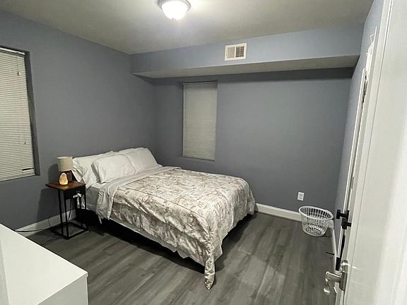 4th image of 4257 Brooks St NE #B