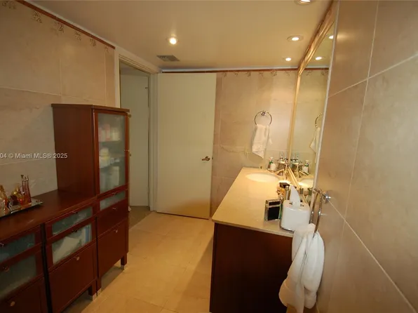 8877 Collins Ave APT 507, Surfside, FL 33154