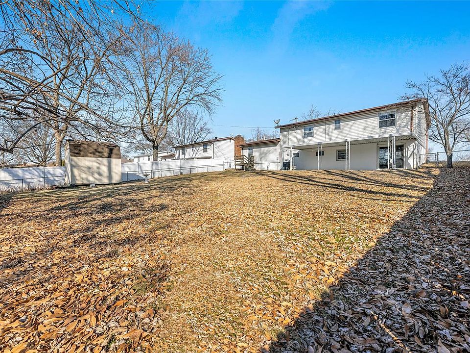 2nd image of 2817 Droste Rd