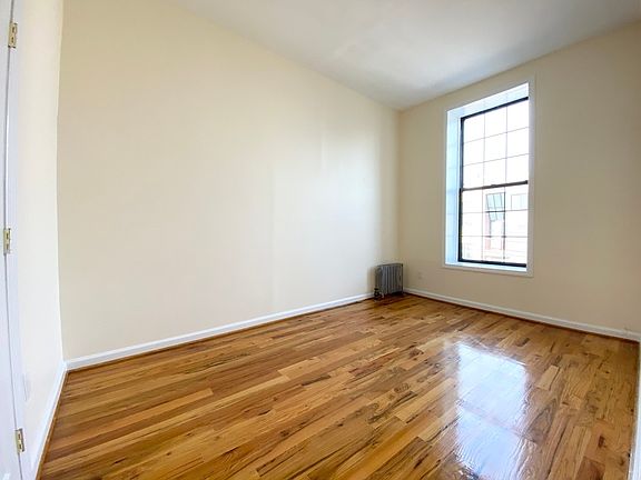 5th image of 2057 Steinway St APT 3