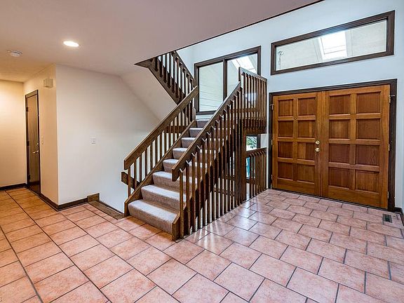 4th image of 5493 Pine Ln