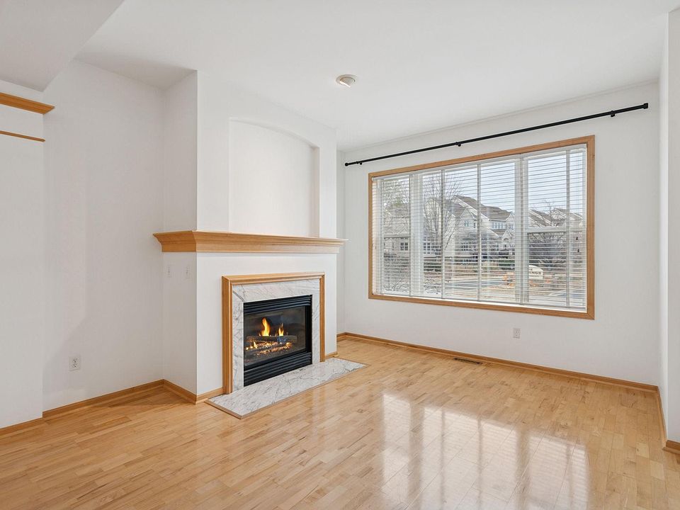 1st image of 1 4th Ave N APT 103