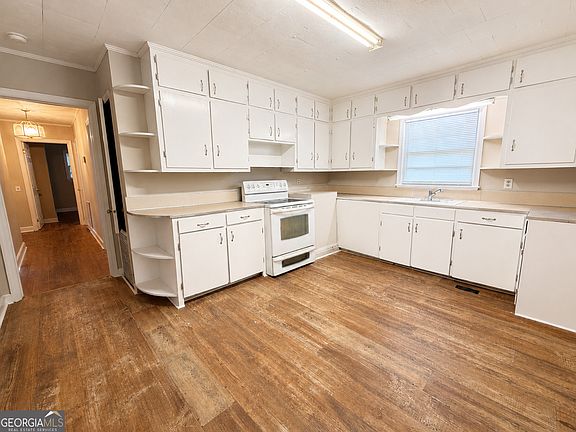 2nd image of 1405 Green Ave