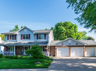 3038 Huntington Dr, Dubuque, IA 52001